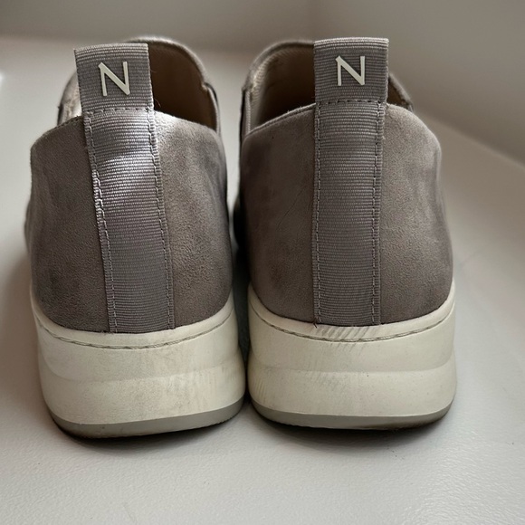 SZ 8.5 NATURALIZER suede loafer - Picture 5 of 6